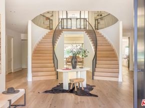 4322 Hayvenhurst Avenue, Encino CA 91436