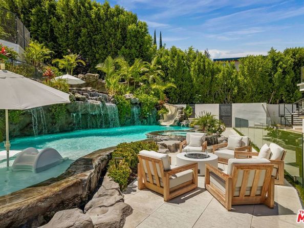 4322 Hayvenhurst Avenue, Encino CA 91436