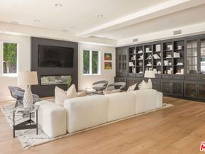 4322 Hayvenhurst Avenue, Encino CA 91436