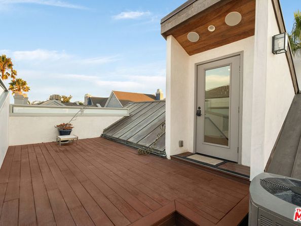 128 Roma Court, Marina Del Rey CA 90292