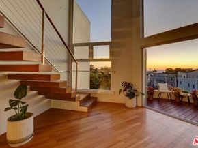 255 Main Street 305, Venice CA 90291