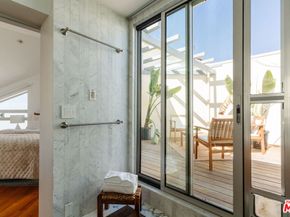 255 Main Street 305, Venice CA 90291