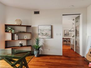 255 Main Street 305, Venice CA 90291