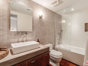 255 Main Street 305, Venice CA 90291