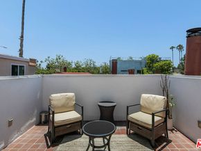 521 Venice Way, Venice CA 90291