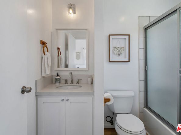 521 Venice Way, Venice CA 90291