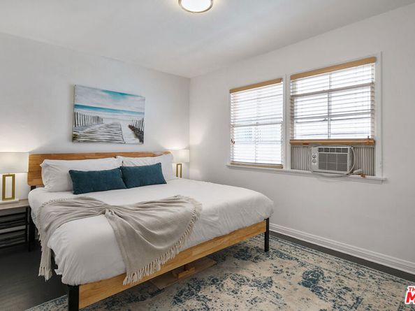 521 Venice Way, Venice CA 90291