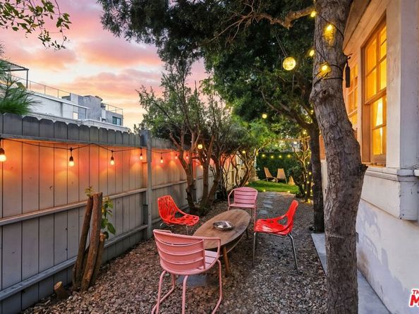 521 Venice Way, Venice CA 90291