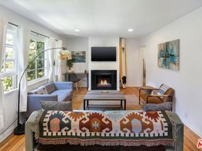 521 Venice Way, Venice CA 90291