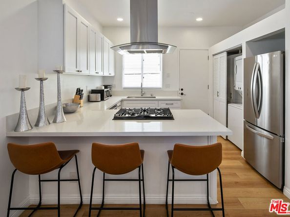 521 Venice Way, Venice CA 90291