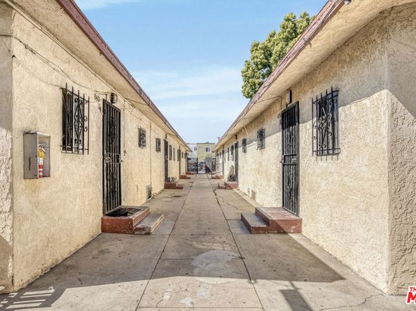 836 W 66th Street, Los Angeles CA 90044