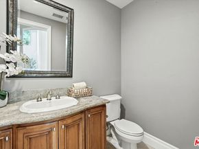 3200 Elm Avenue, Manhattan Beach CA 90266