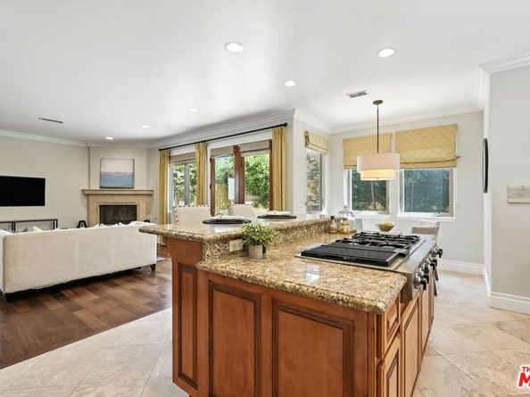 3200 Elm Avenue, Manhattan Beach CA 90266