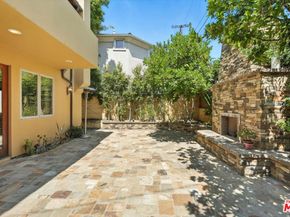 3200 Elm Avenue, Manhattan Beach CA 90266