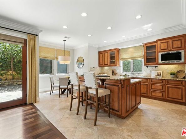 3200 Elm Avenue, Manhattan Beach CA 90266