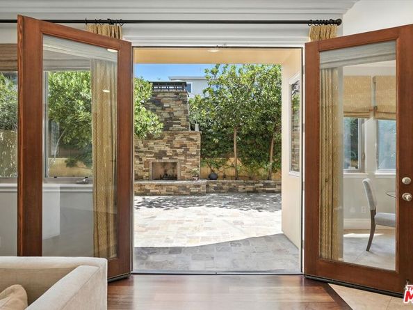 3200 Elm Avenue, Manhattan Beach CA 90266