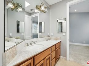 3200 Elm Avenue, Manhattan Beach CA 90266