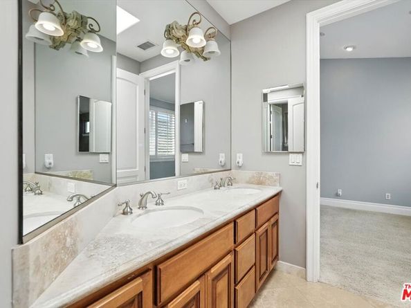 3200 Elm Avenue, Manhattan Beach CA 90266