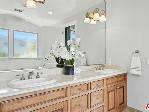 3200 Elm Avenue, Manhattan Beach CA 90266