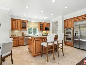 3200 Elm Avenue, Manhattan Beach CA 90266