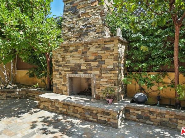 3200 Elm Avenue, Manhattan Beach CA 90266