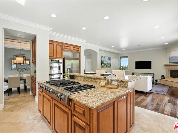 3200 Elm Avenue, Manhattan Beach CA 90266