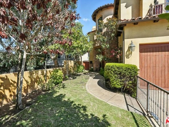 3200 Elm Avenue, Manhattan Beach CA 90266