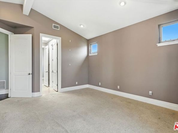 3200 Elm Avenue, Manhattan Beach CA 90266