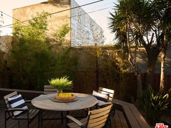 2811 Shadowlawn Avenue, Los Angeles CA 90039