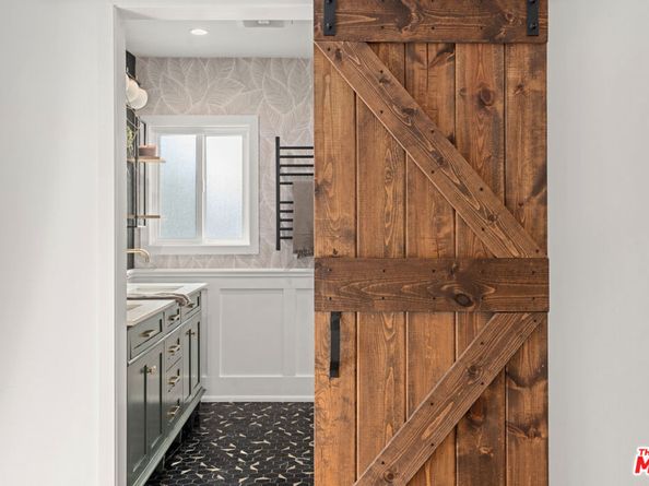 8044 Cowan Avenue, Los Angeles CA 90045