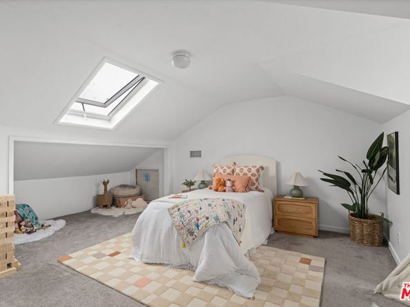 8044 Cowan Avenue, Los Angeles CA 90045