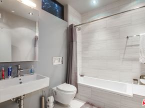 663 Brooks Avenue, Venice CA 90291