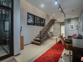 663 Brooks Avenue, Venice CA 90291