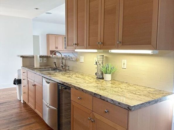 716 N June Street, Los Angeles CA 90038