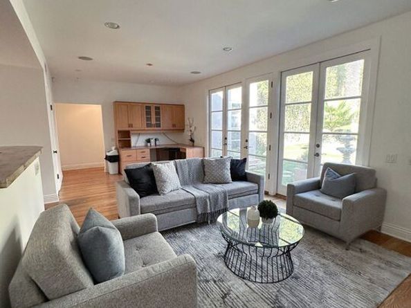 716 N June Street, Los Angeles CA 90038