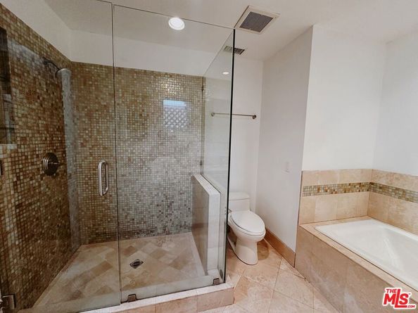 716 N June Street, Los Angeles CA 90038