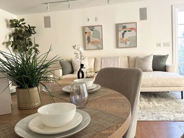 716 N June Street, Los Angeles CA 90038