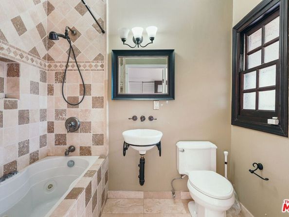 1664 Las Flores Drive, Glendale CA 91207