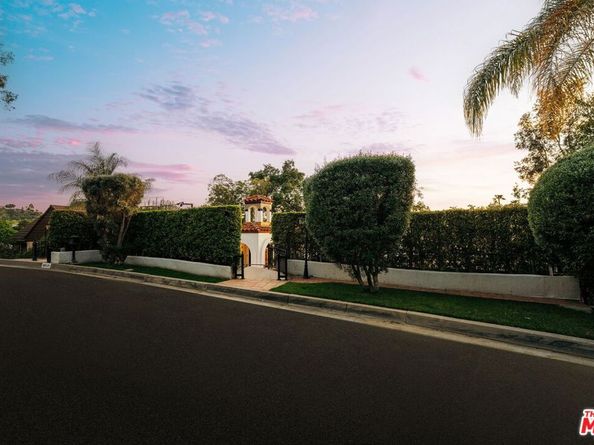 1664 Las Flores Drive, Glendale CA 91207