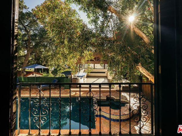 1664 Las Flores Drive, Glendale CA 91207