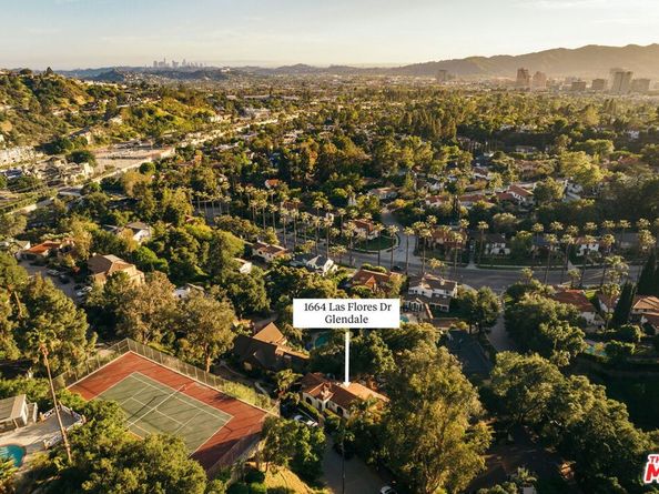 1664 Las Flores Drive, Glendale CA 91207