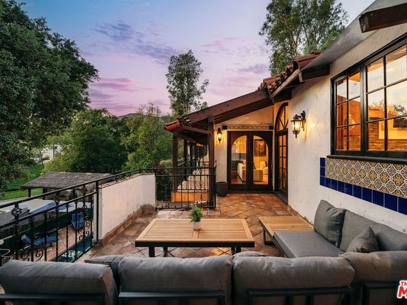 1664 Las Flores Drive, Glendale CA 91207