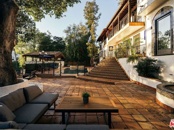 1664 Las Flores Drive, Glendale CA 91207