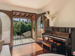 1664 Las Flores Drive, Glendale CA 91207