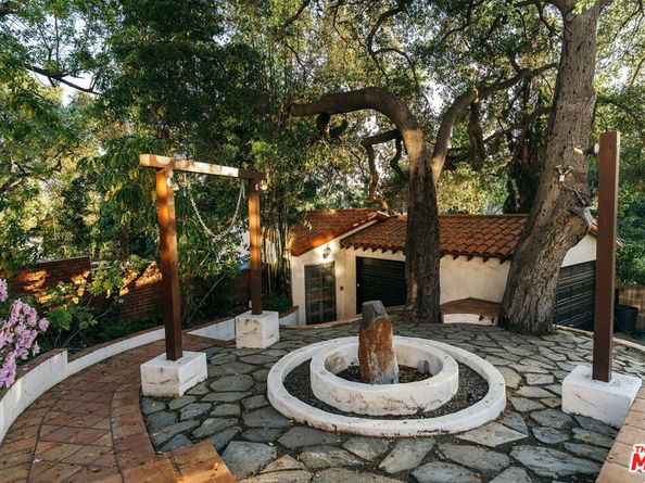 1664 Las Flores Drive, Glendale CA 91207