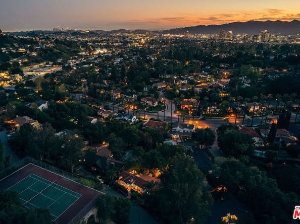 1664 Las Flores Drive, Glendale CA 91207