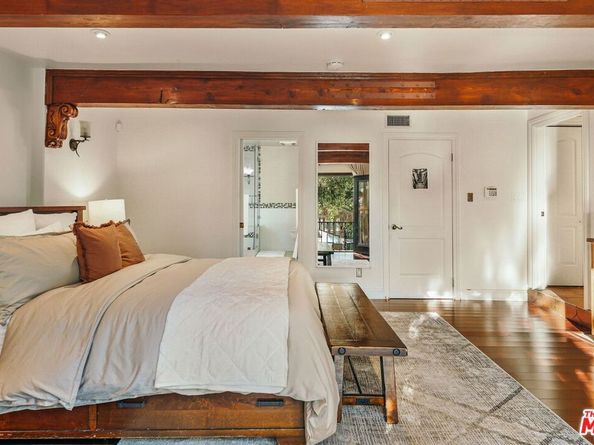 1664 Las Flores Drive, Glendale CA 91207