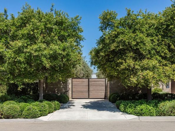859 Woodacres Road, Santa Monica CA 90402