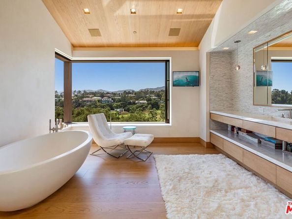 859 Woodacres Road, Santa Monica CA 90402