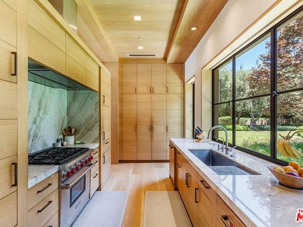 859 Woodacres Road, Santa Monica CA 90402